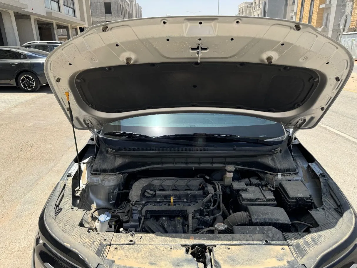 Car image 26
