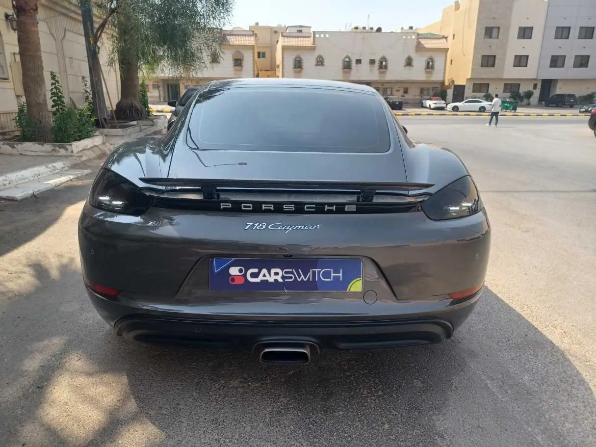 Car image 6