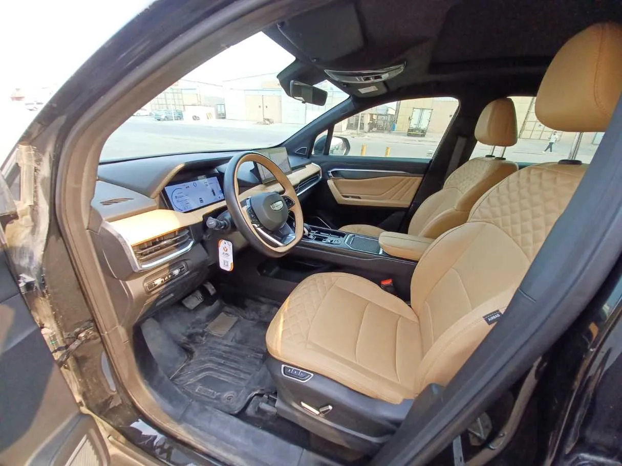 Car image 10