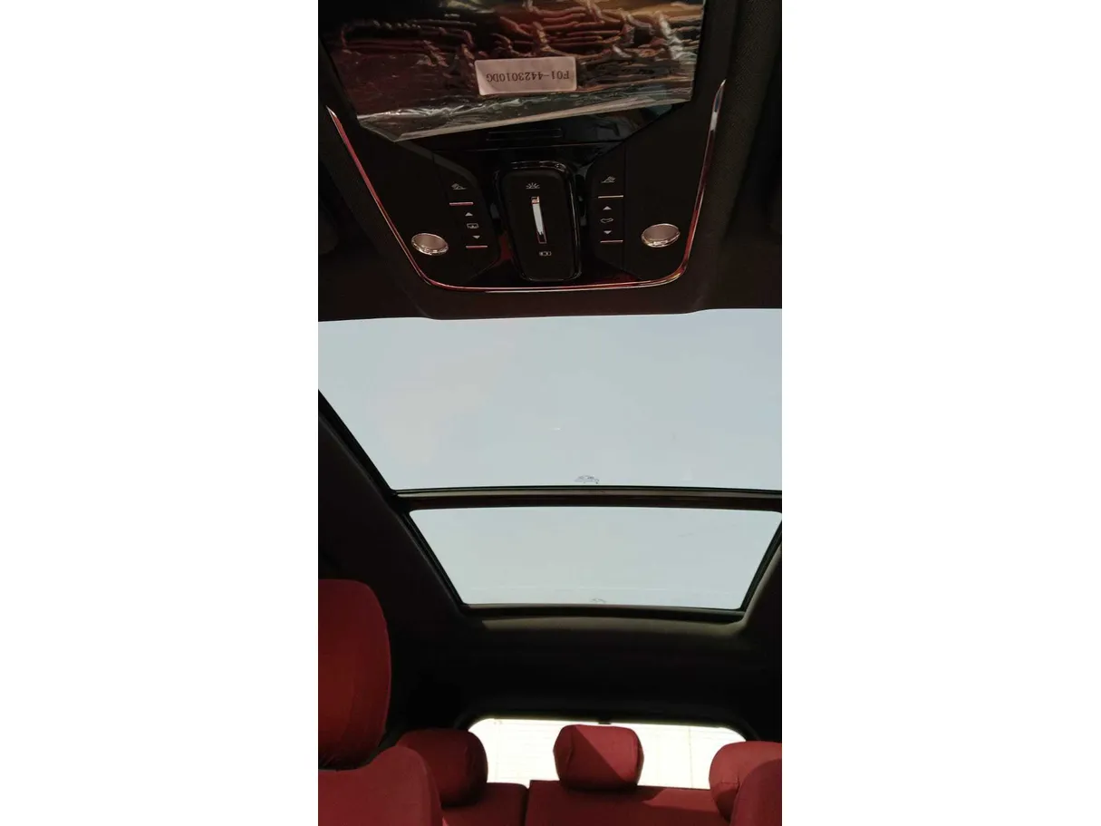 Car image 16