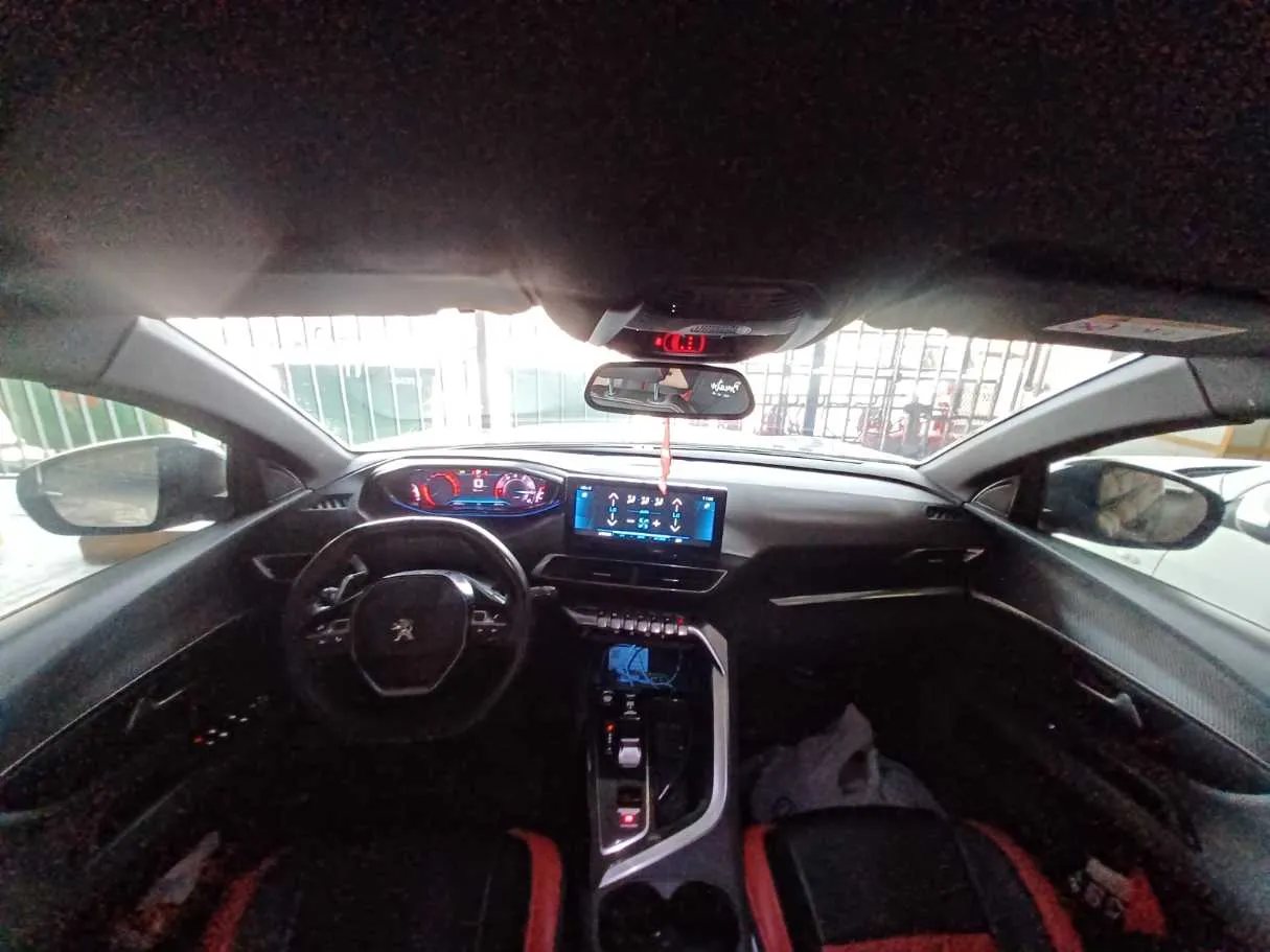 Car image 13