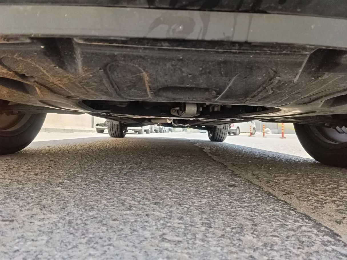 Car image 35