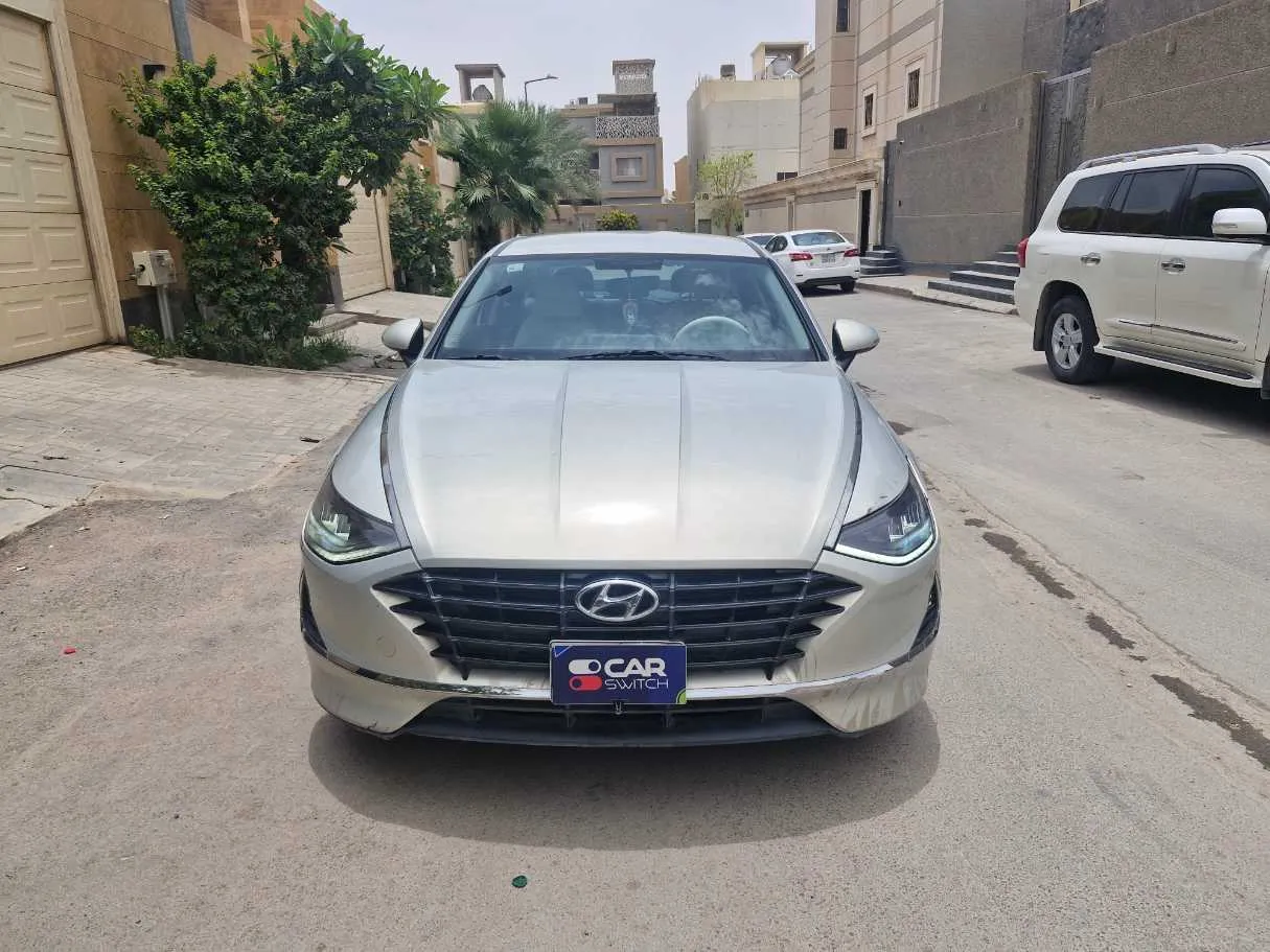 Car image 2