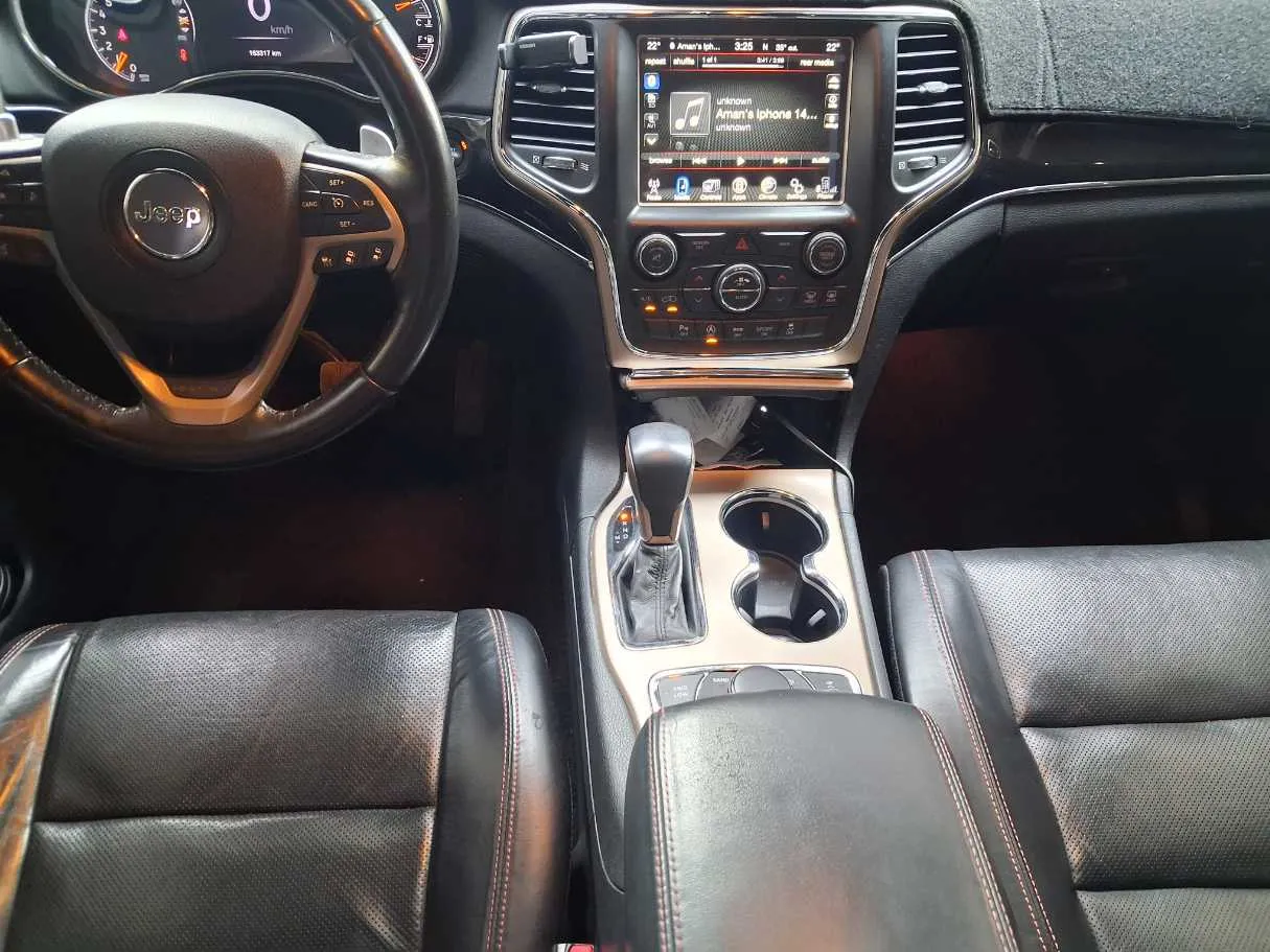 Car image 17