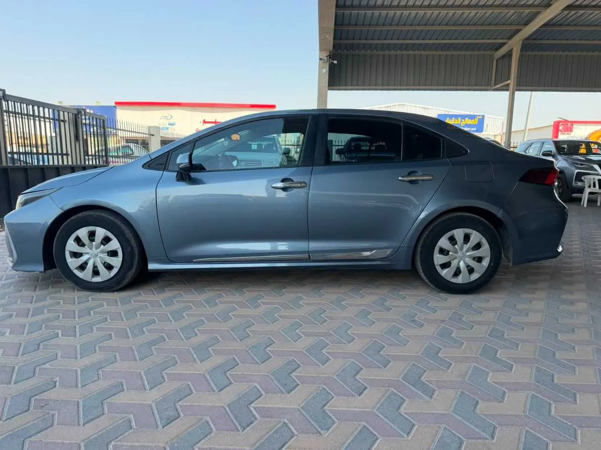 Car image 9