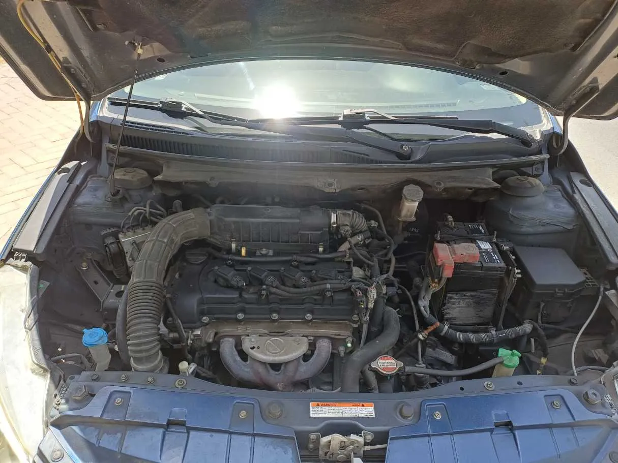 Car image 19