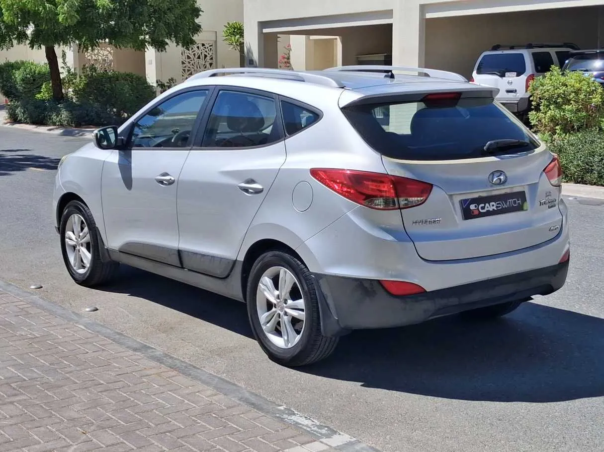 Car image 5