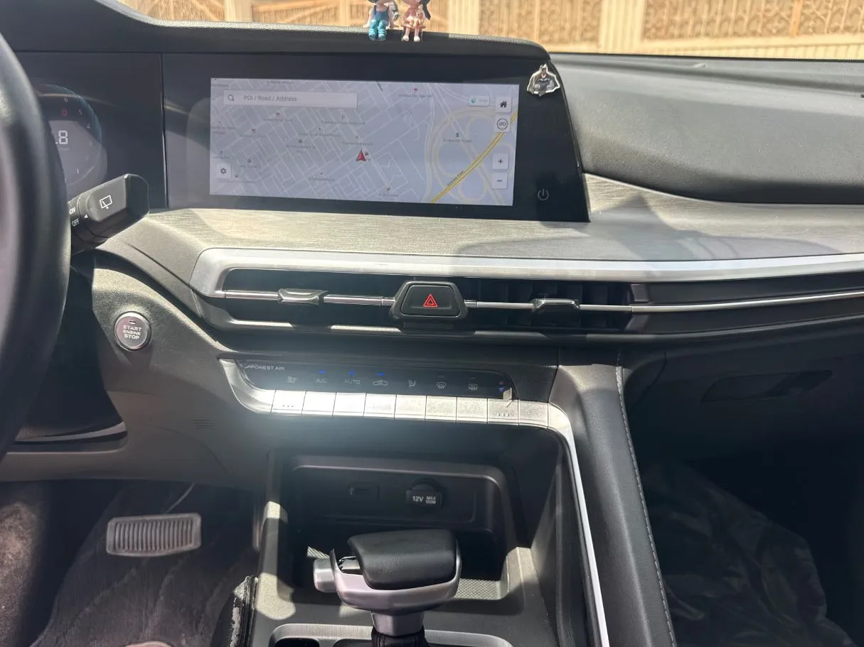 Car image 16