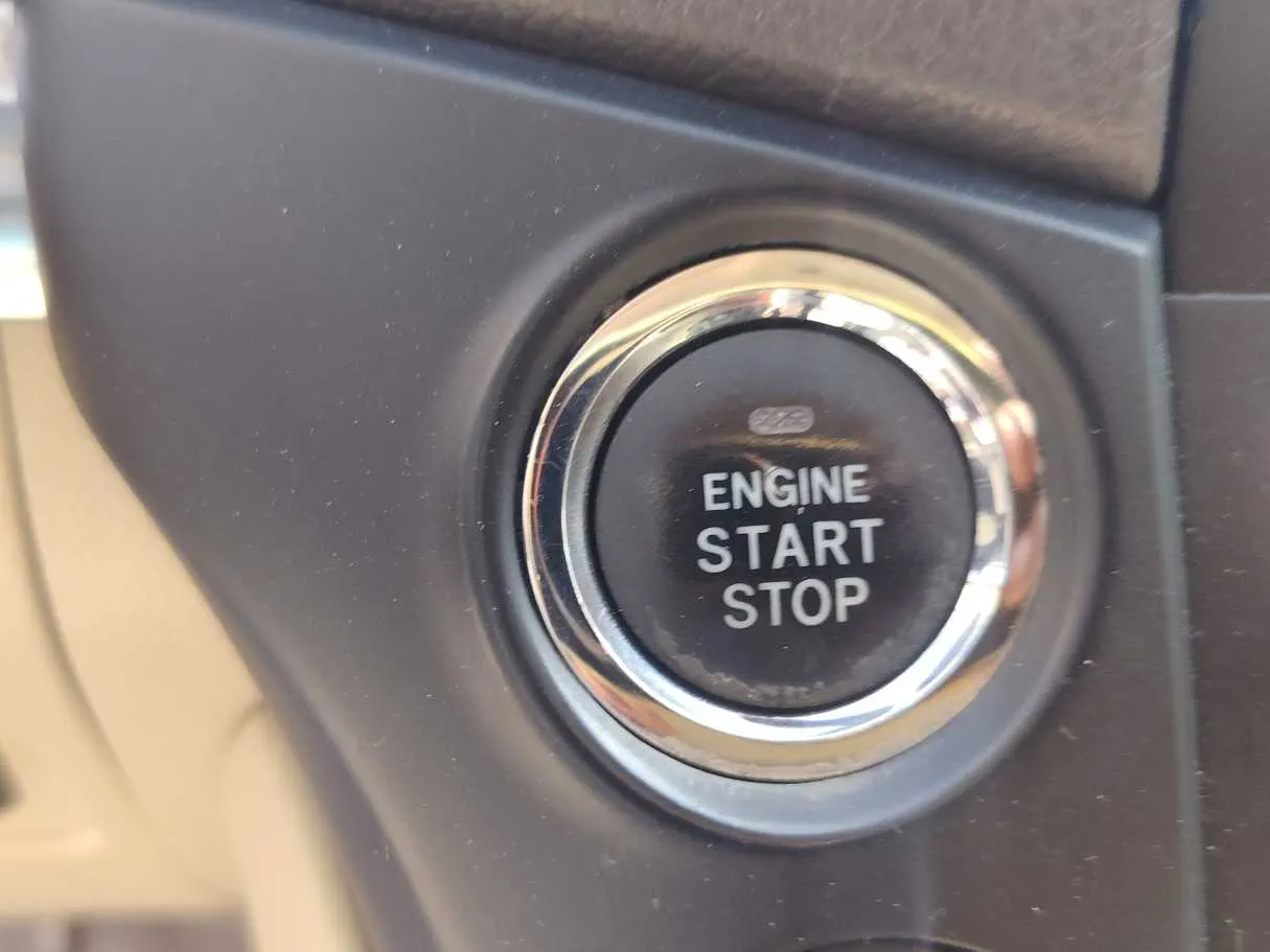 Car image 25