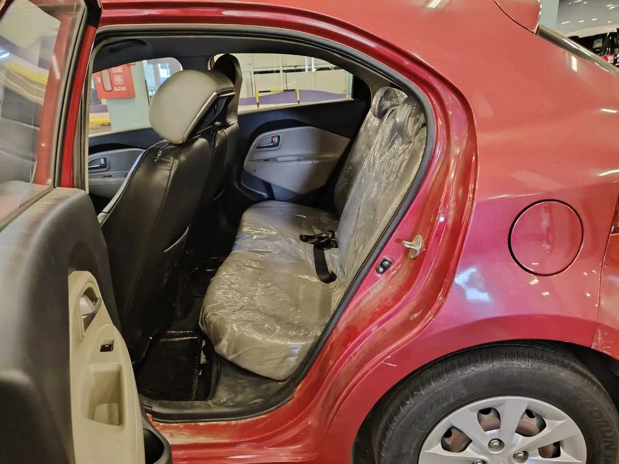 Car image 15