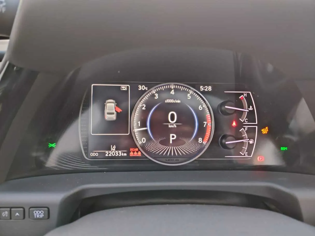 Car image 28