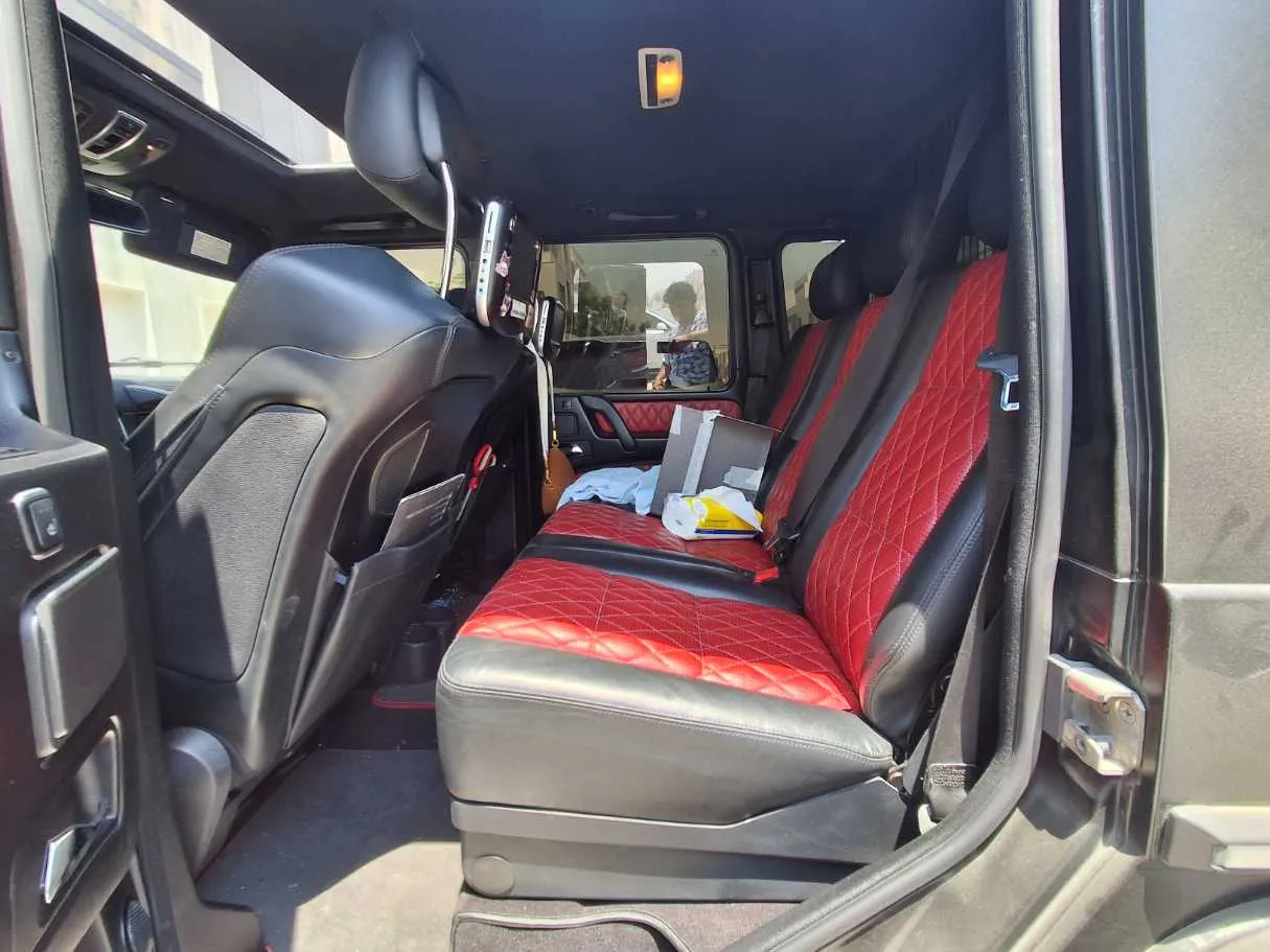Car image 12
