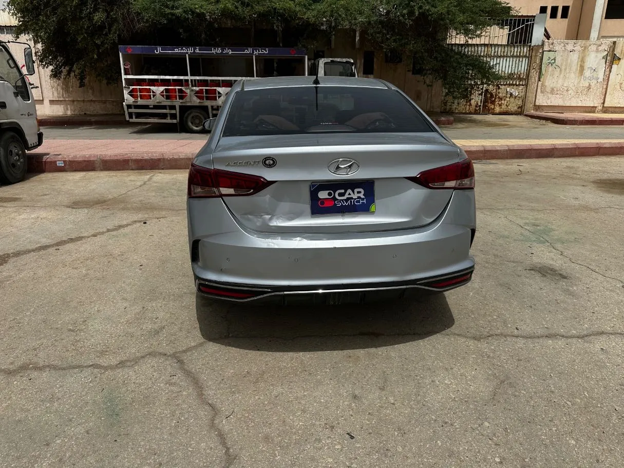 Car image 6