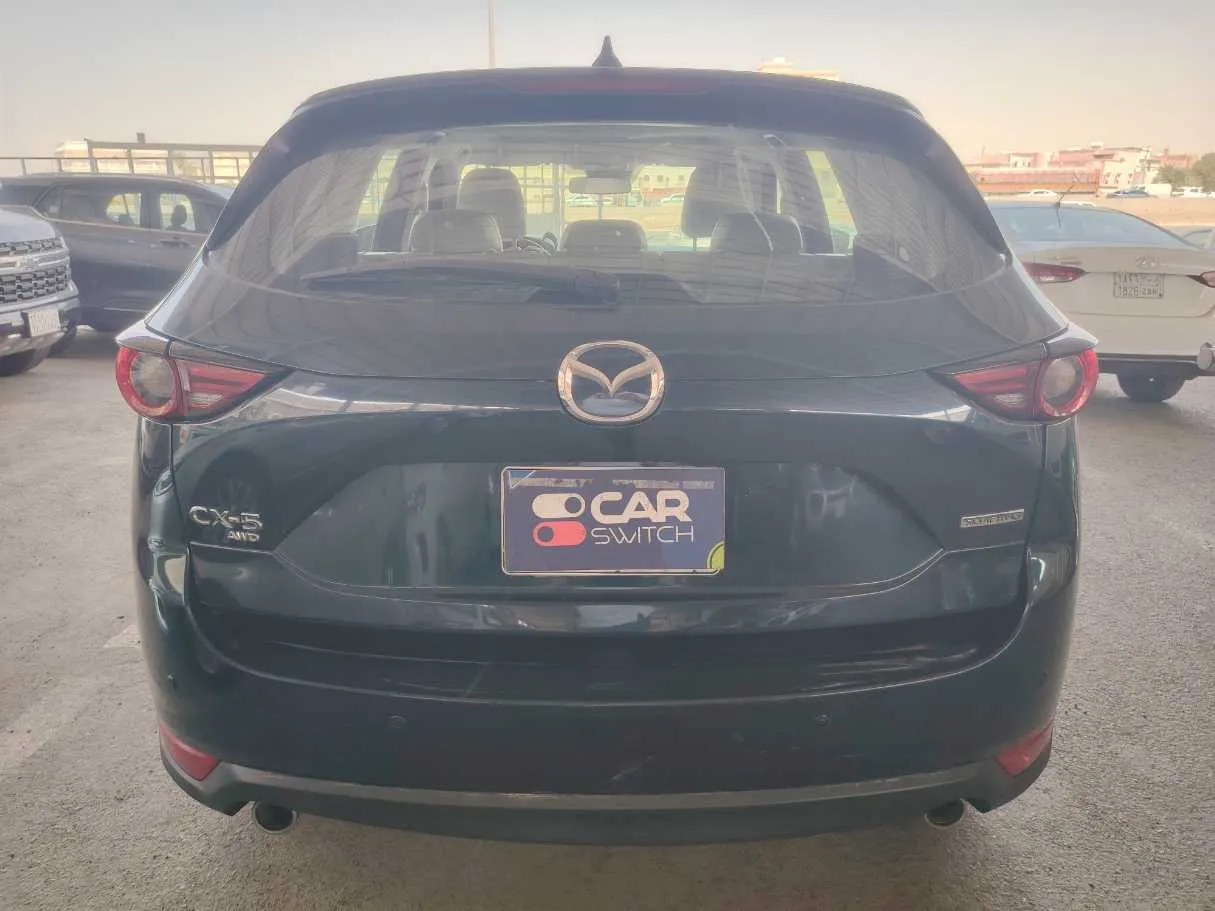 Car image 6