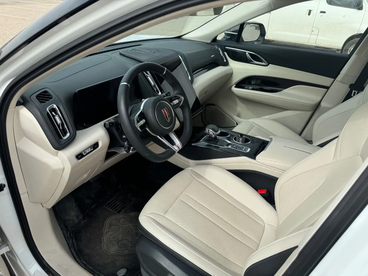 Car image 12