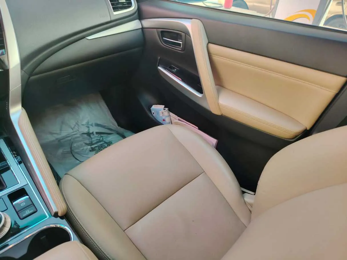 Car image 26