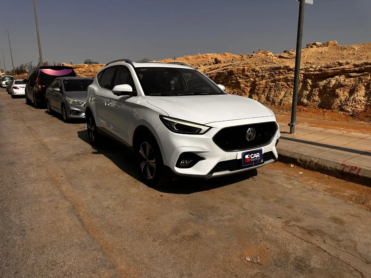Car image 3