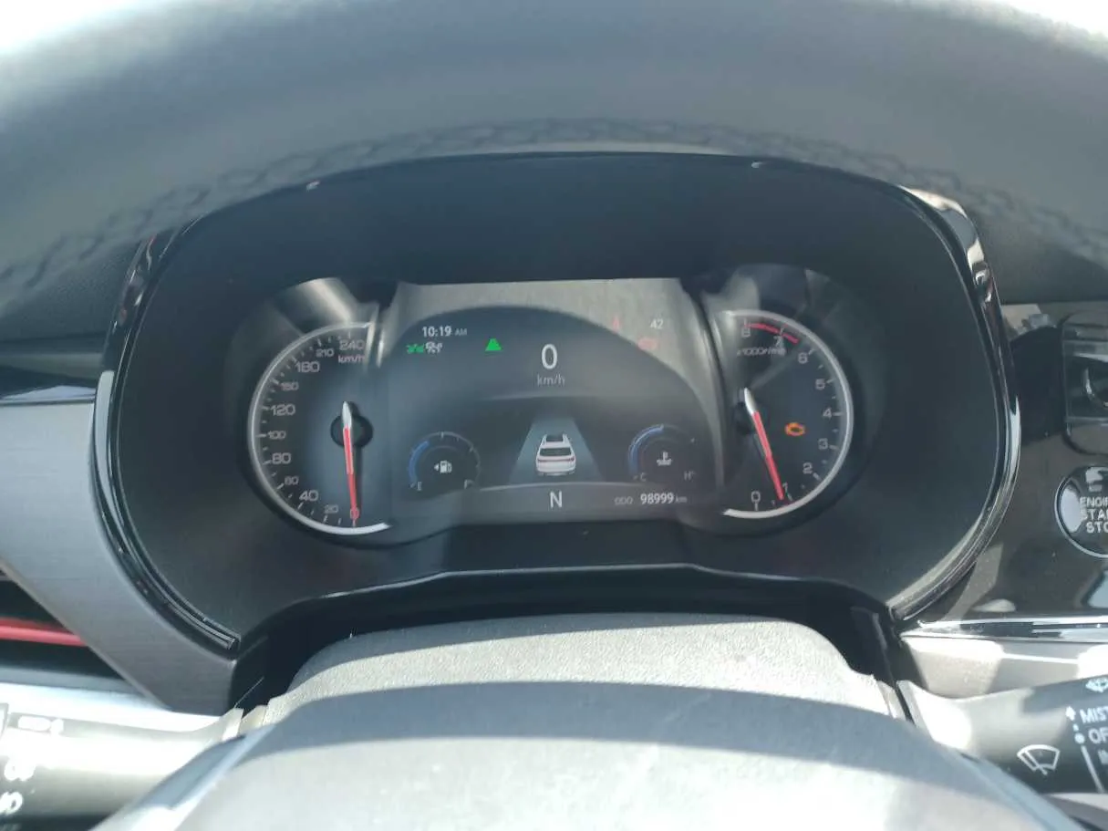 Car image 17