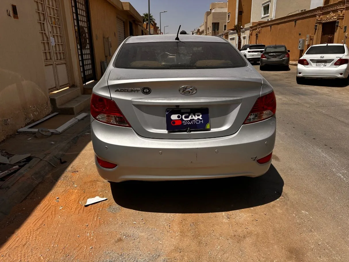 Car image 6