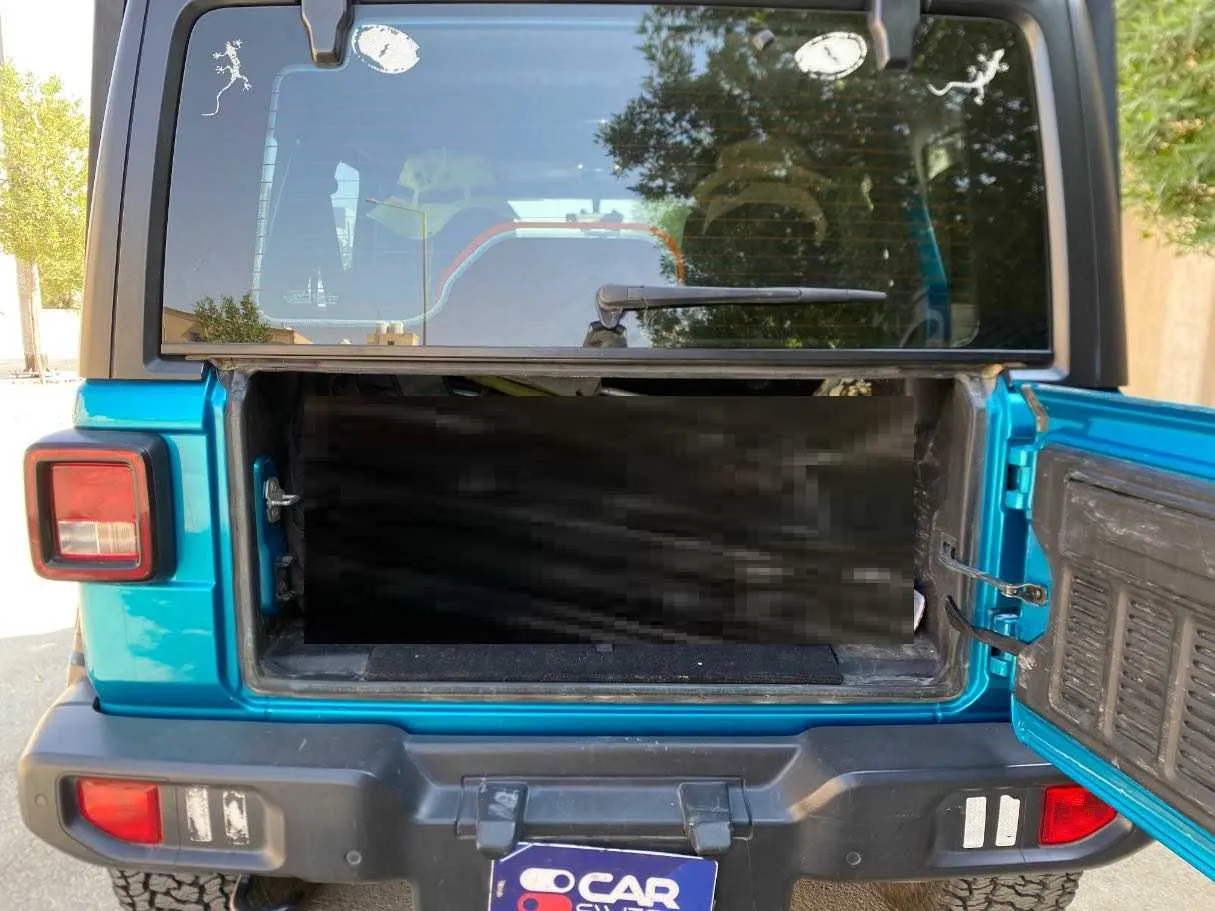 Car image 20
