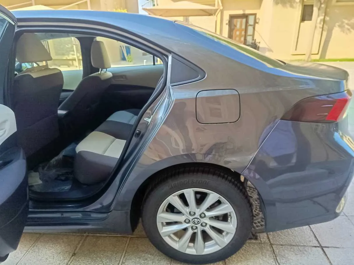Car image 16