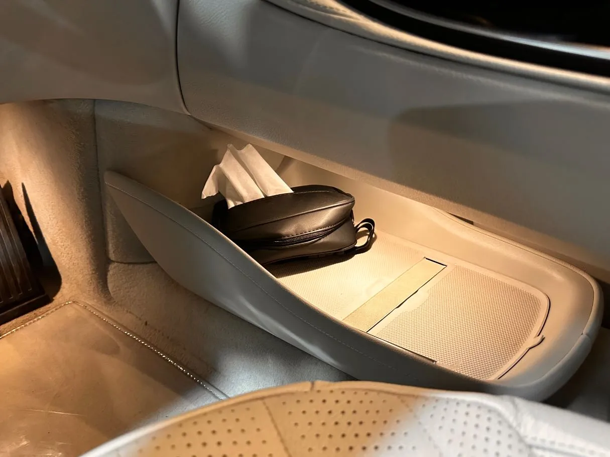 Car image 22
