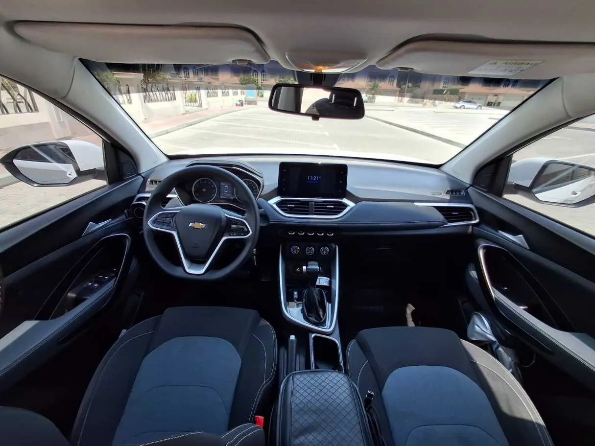 Car image 14