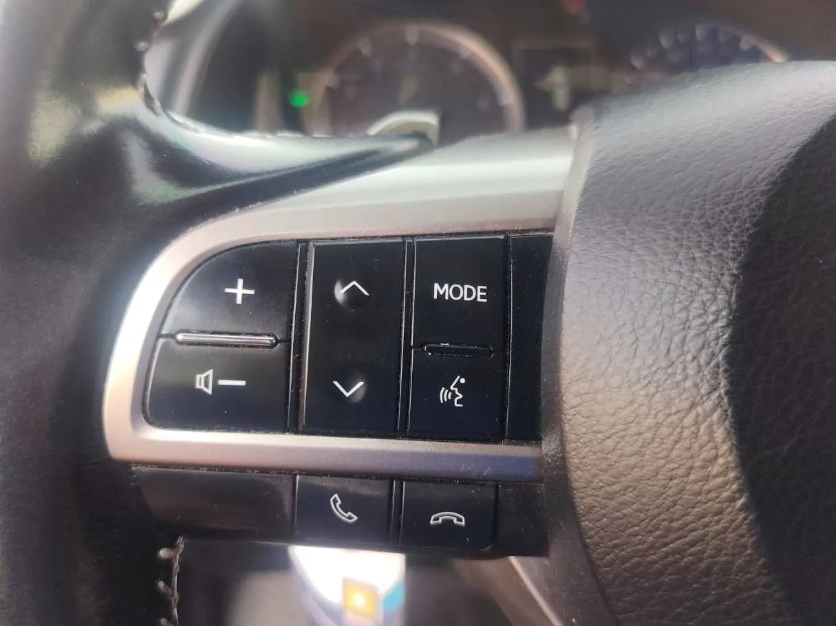 Car image 34