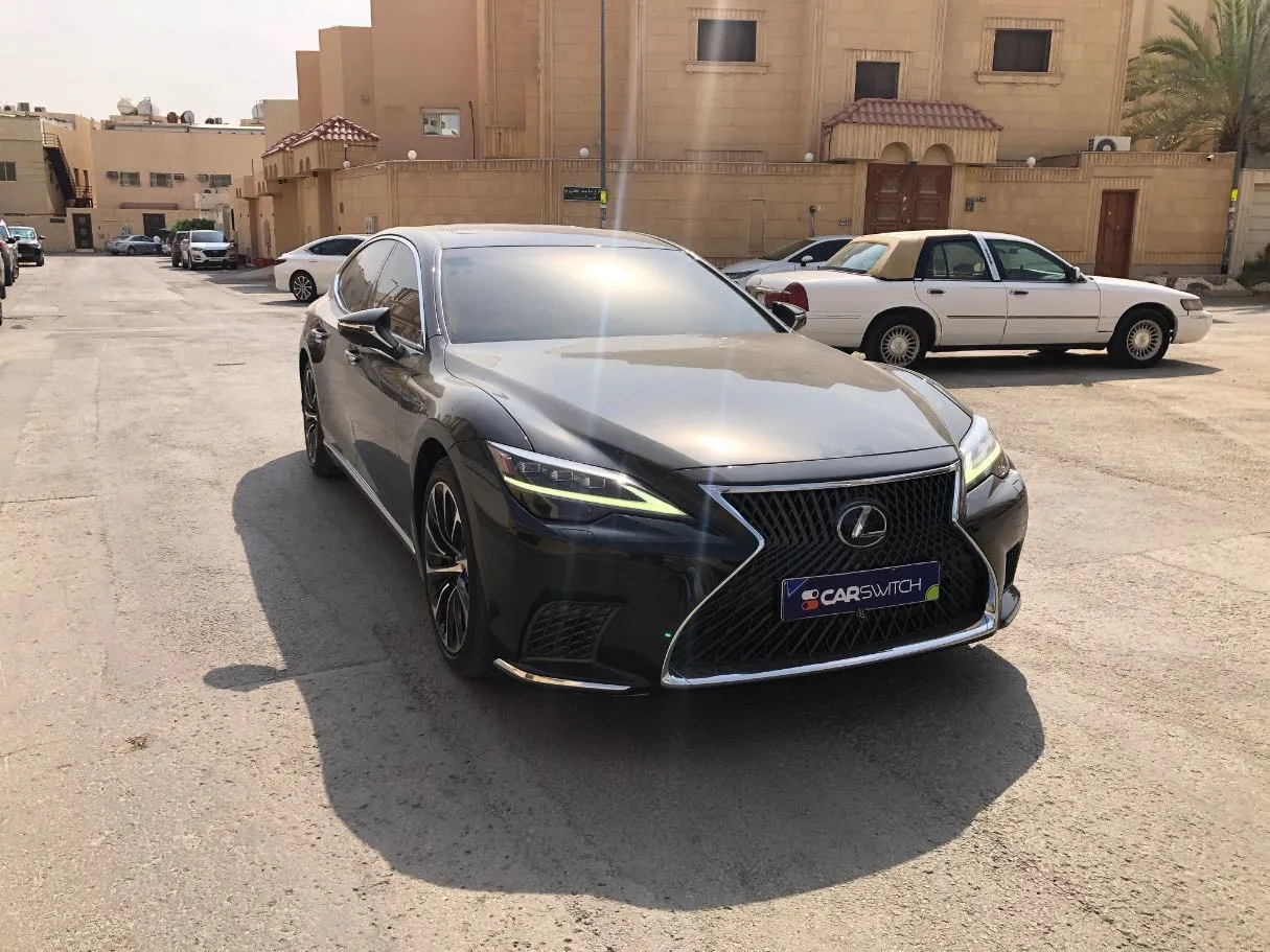Car image 3
