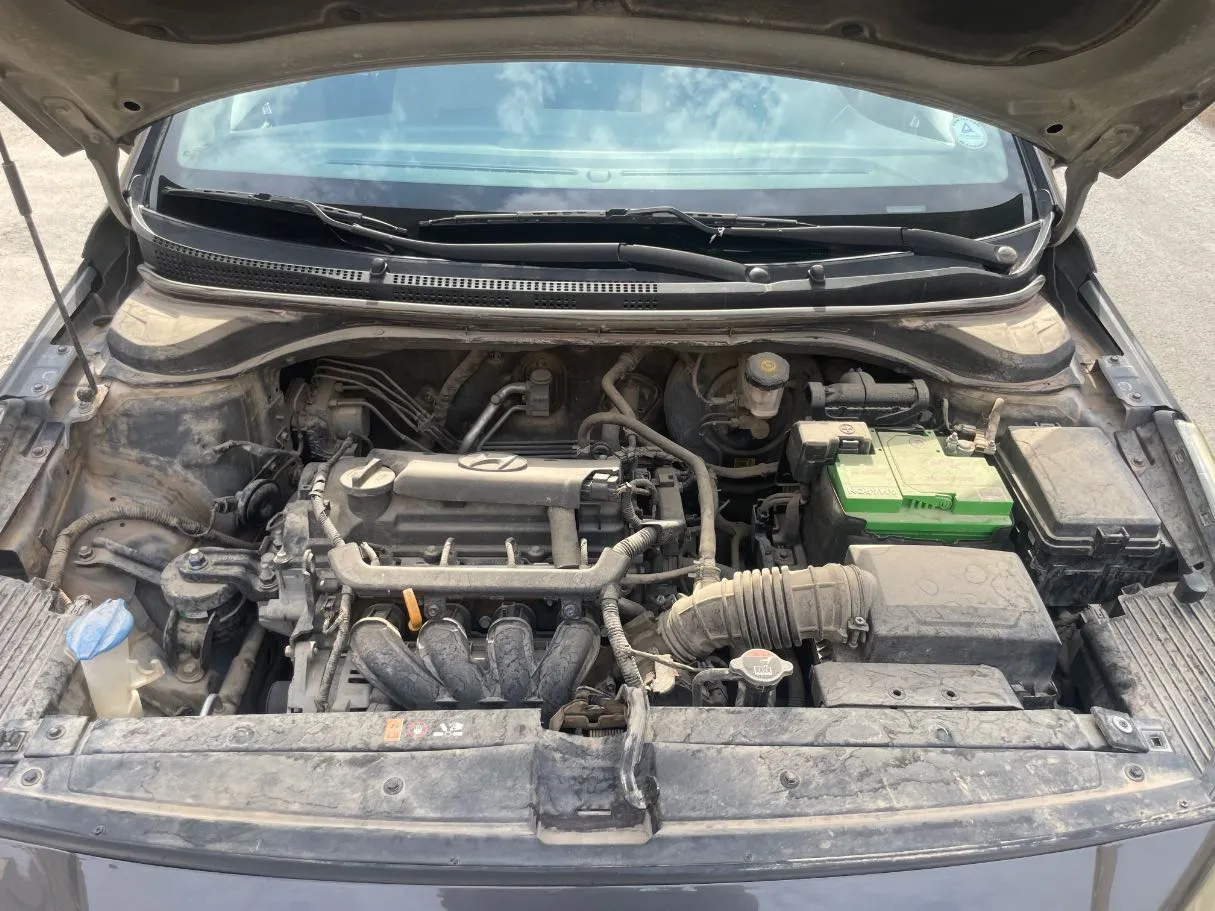 Car image 25