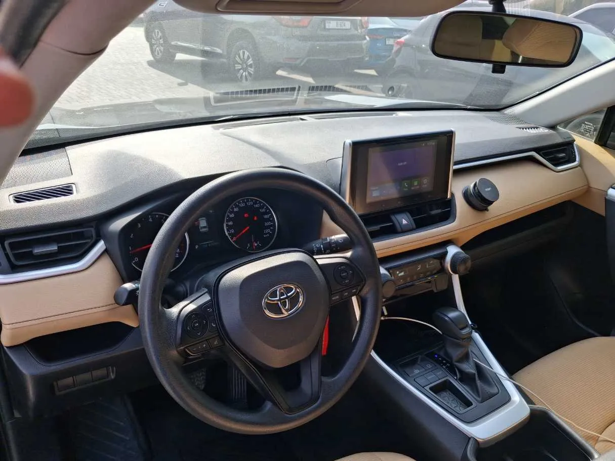 Car image 11