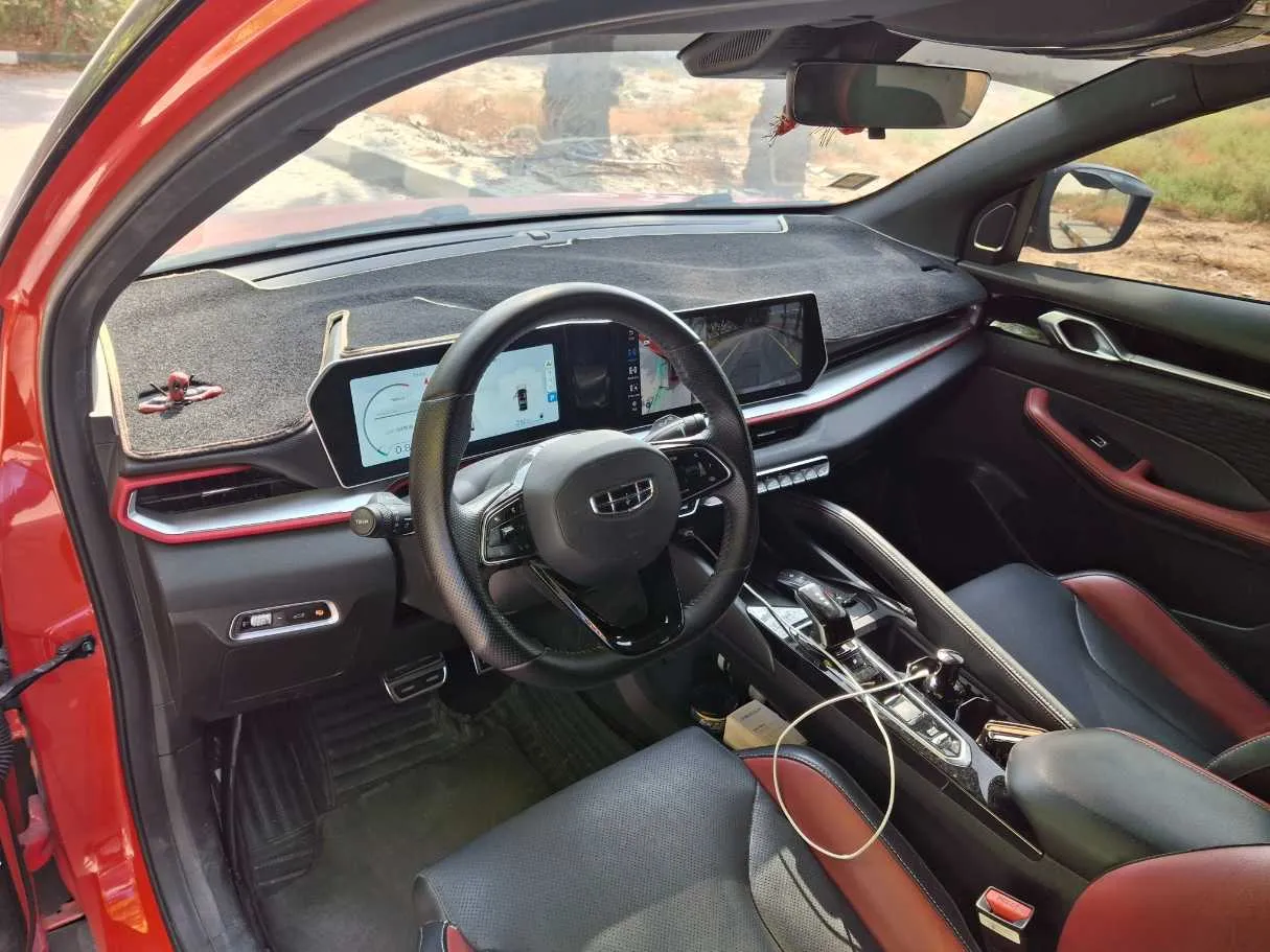 Car image 11