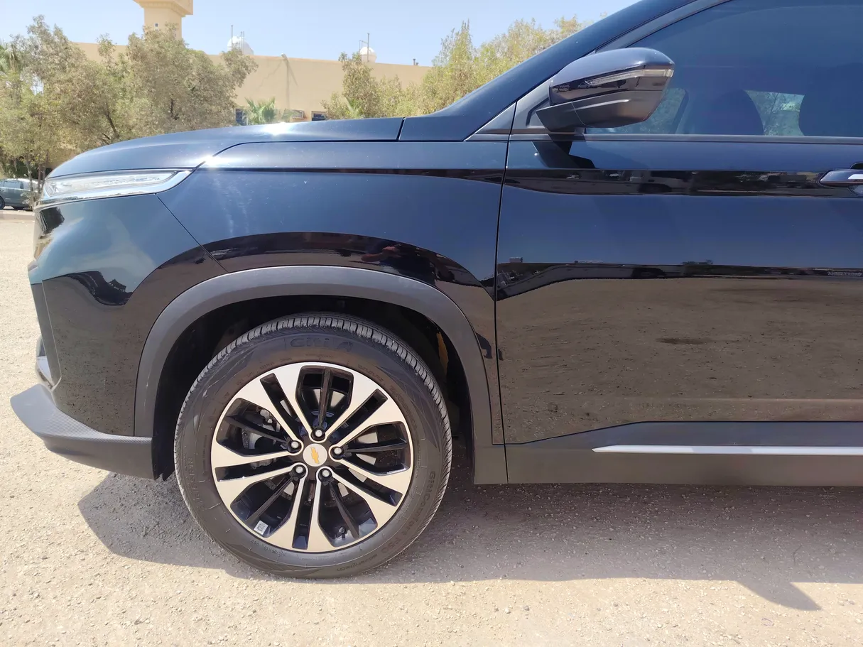 Car image 9