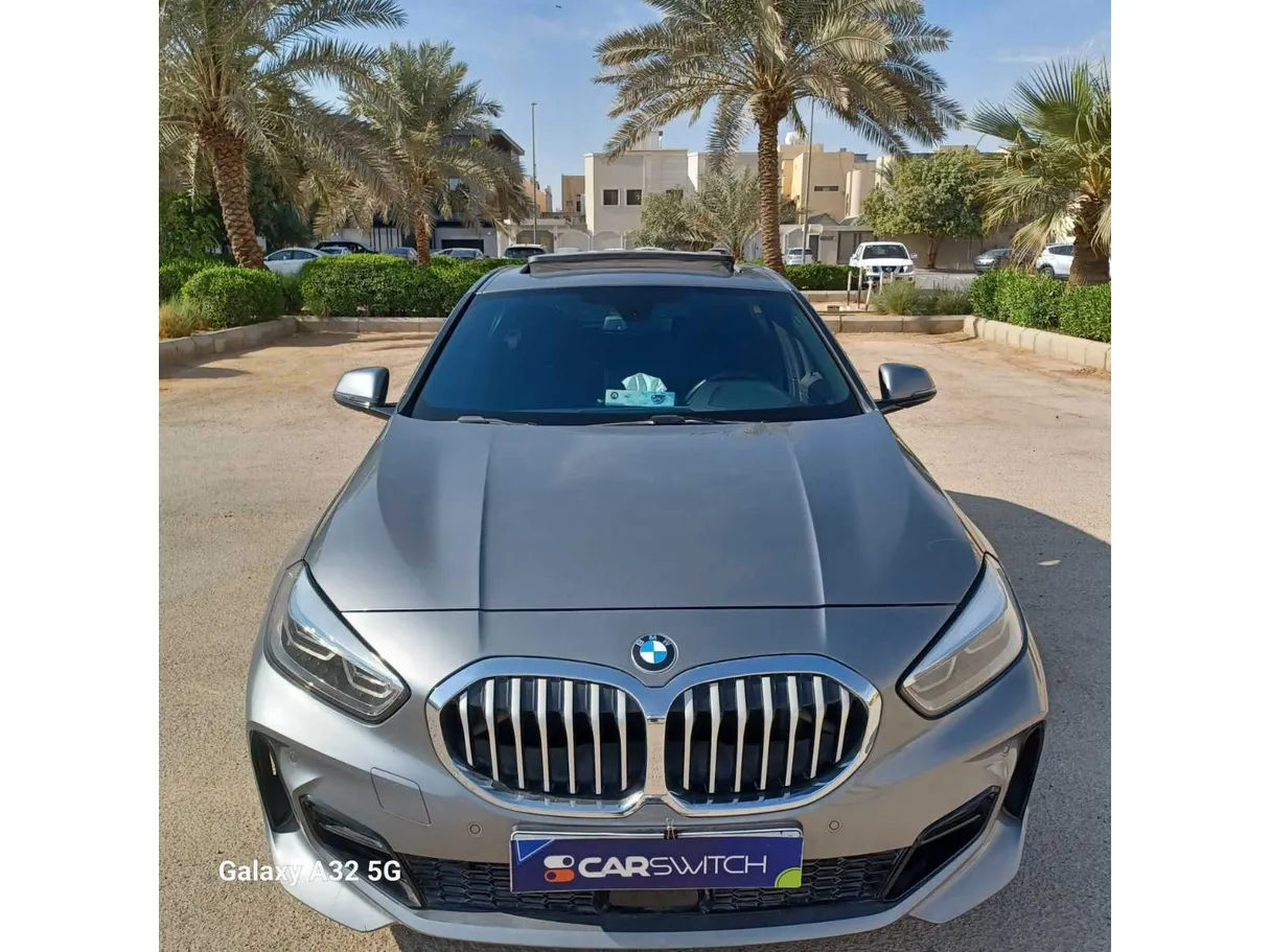 Car image 3