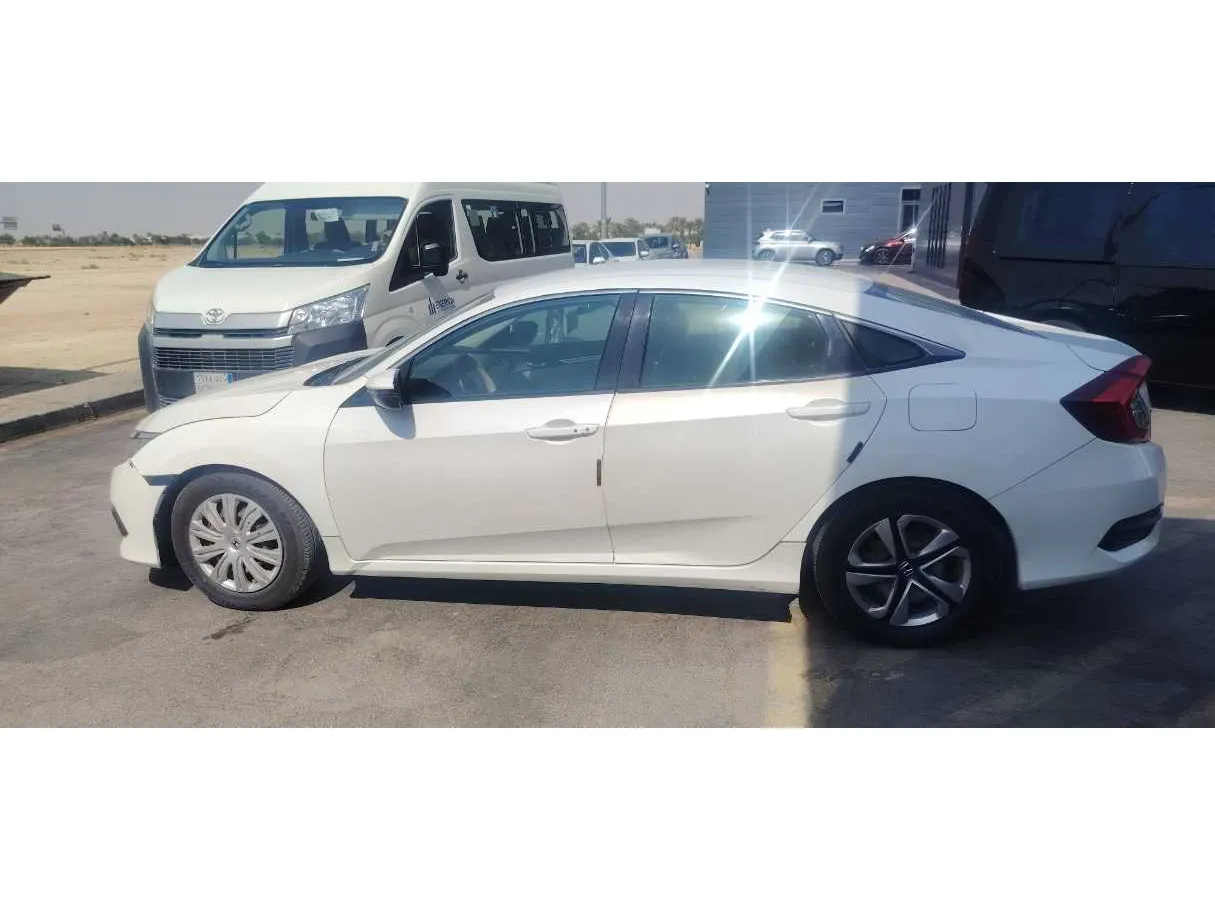 Car image 8