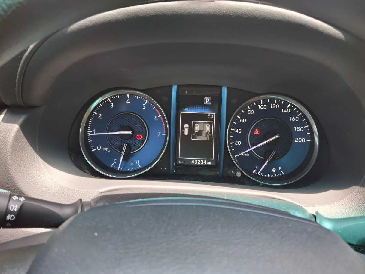 Car image 18