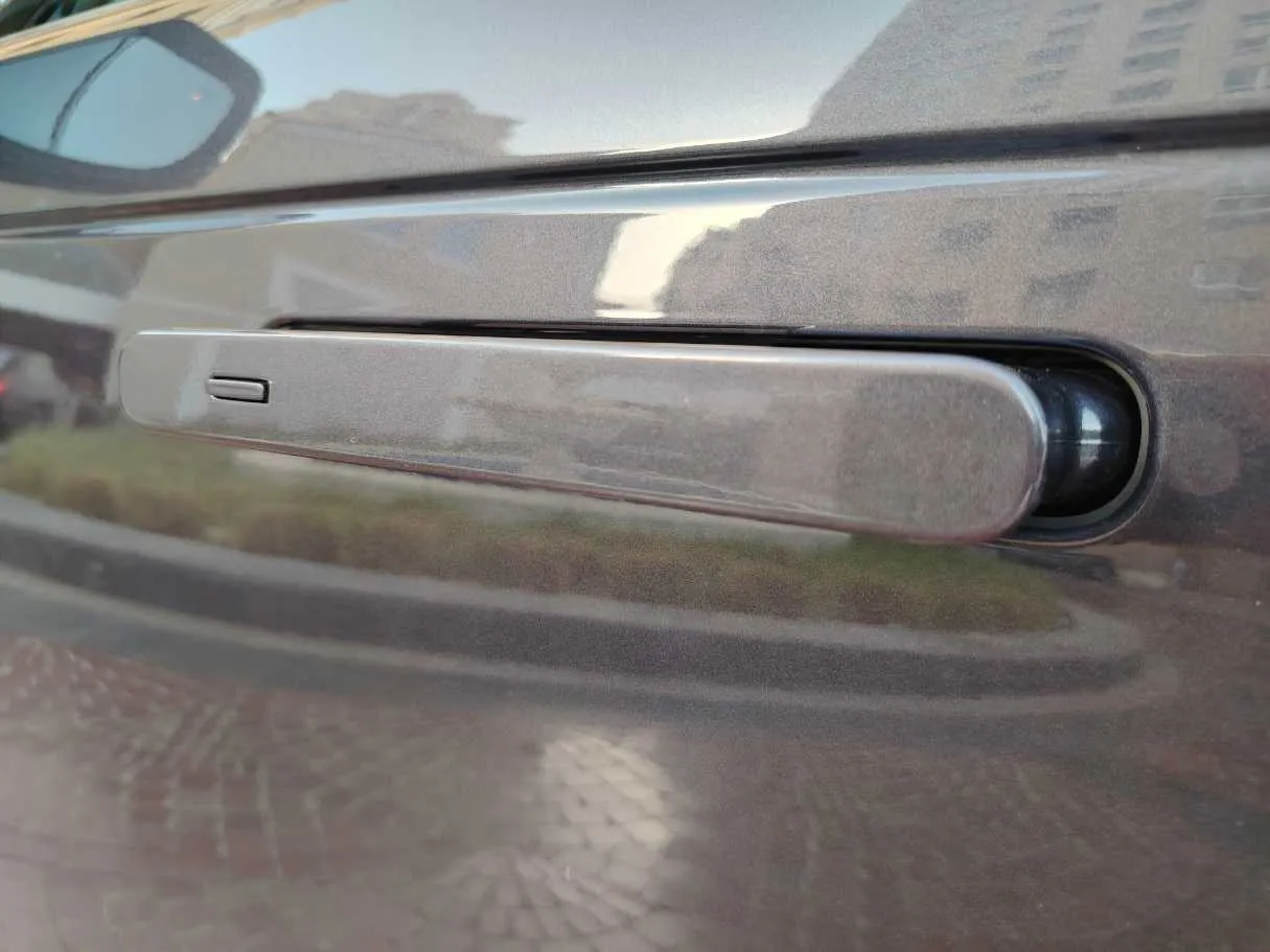 Car image 42