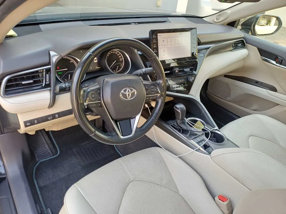 Car image 11