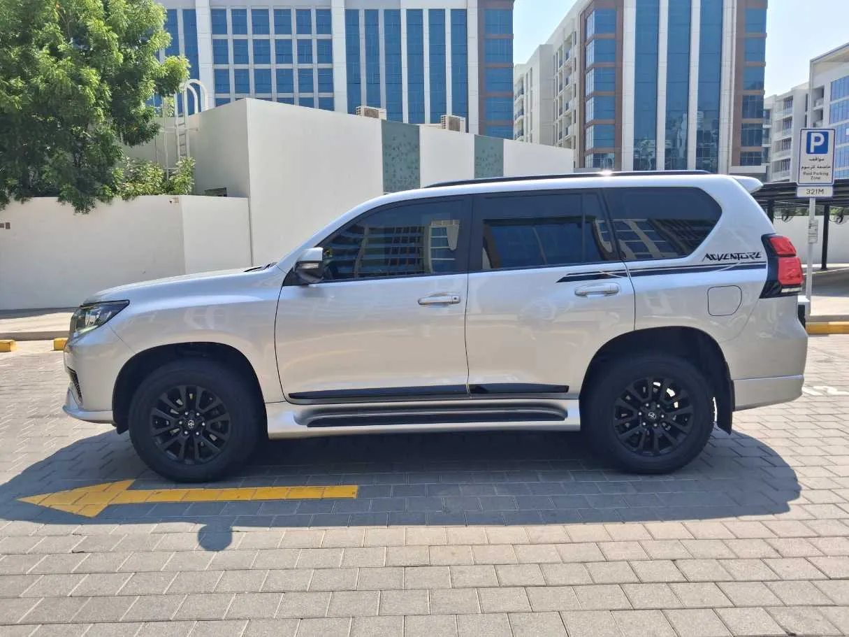 Car image 8