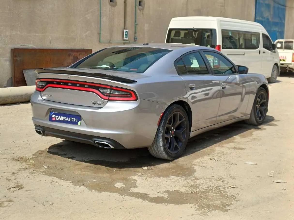Car image 5
