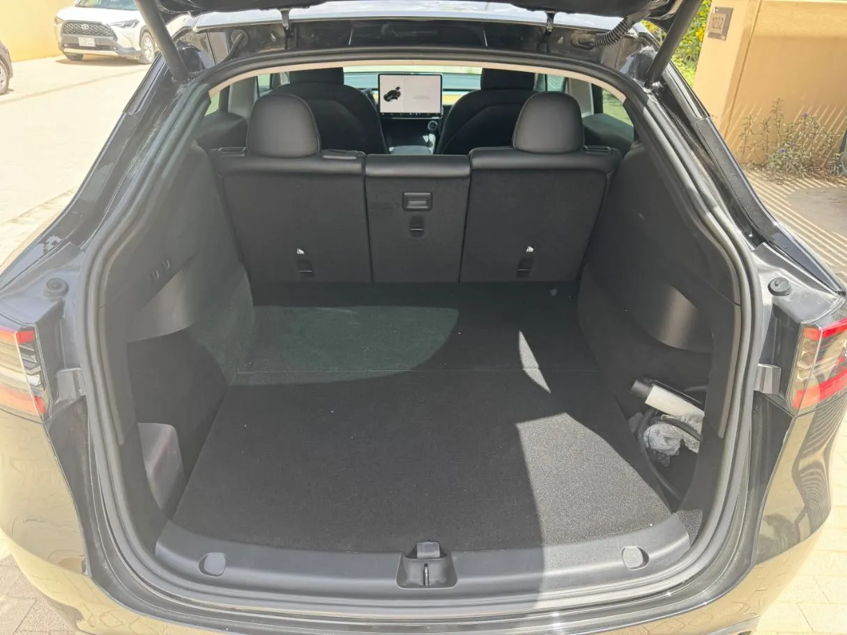 Car image 20