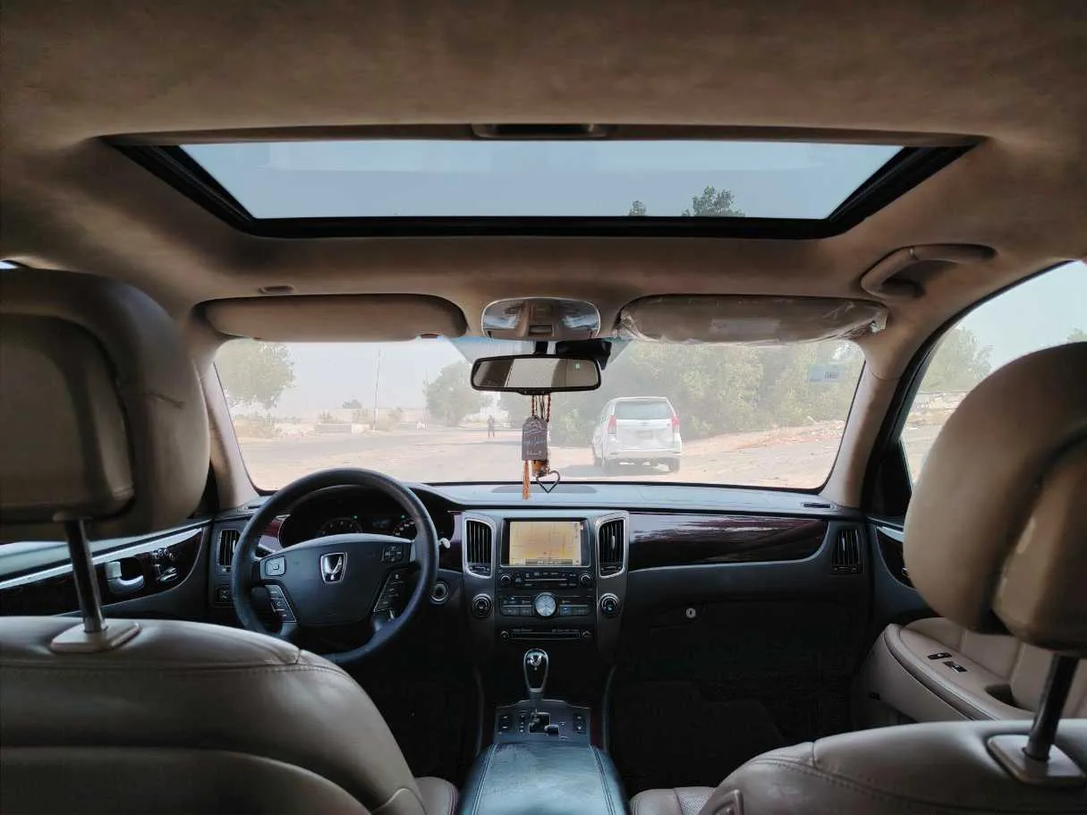 Car image 17