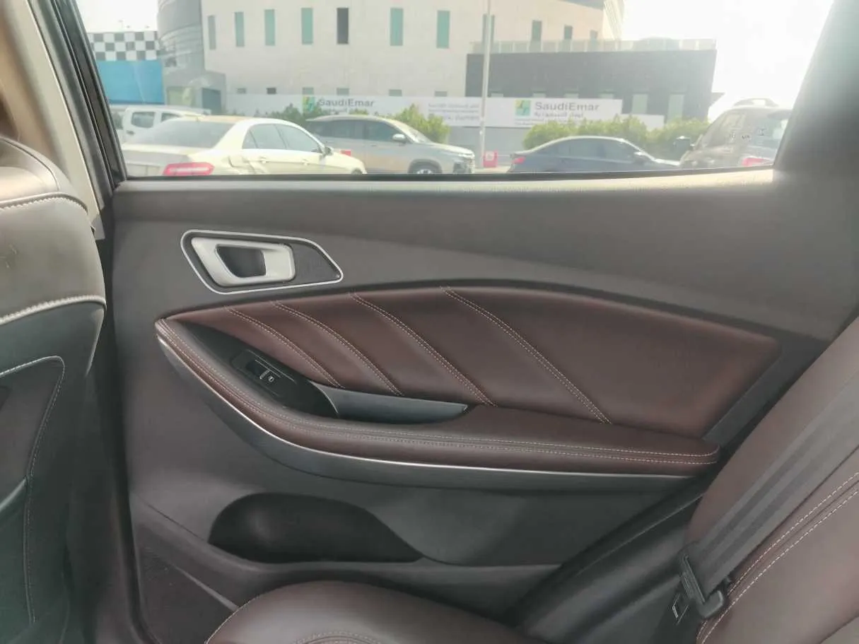 Car image 33