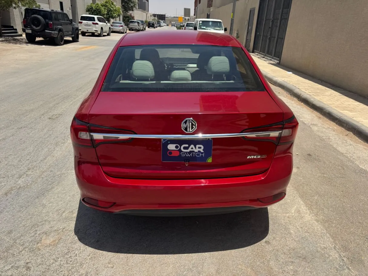 Car image 6