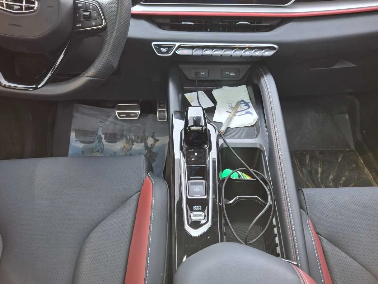 Car image 16