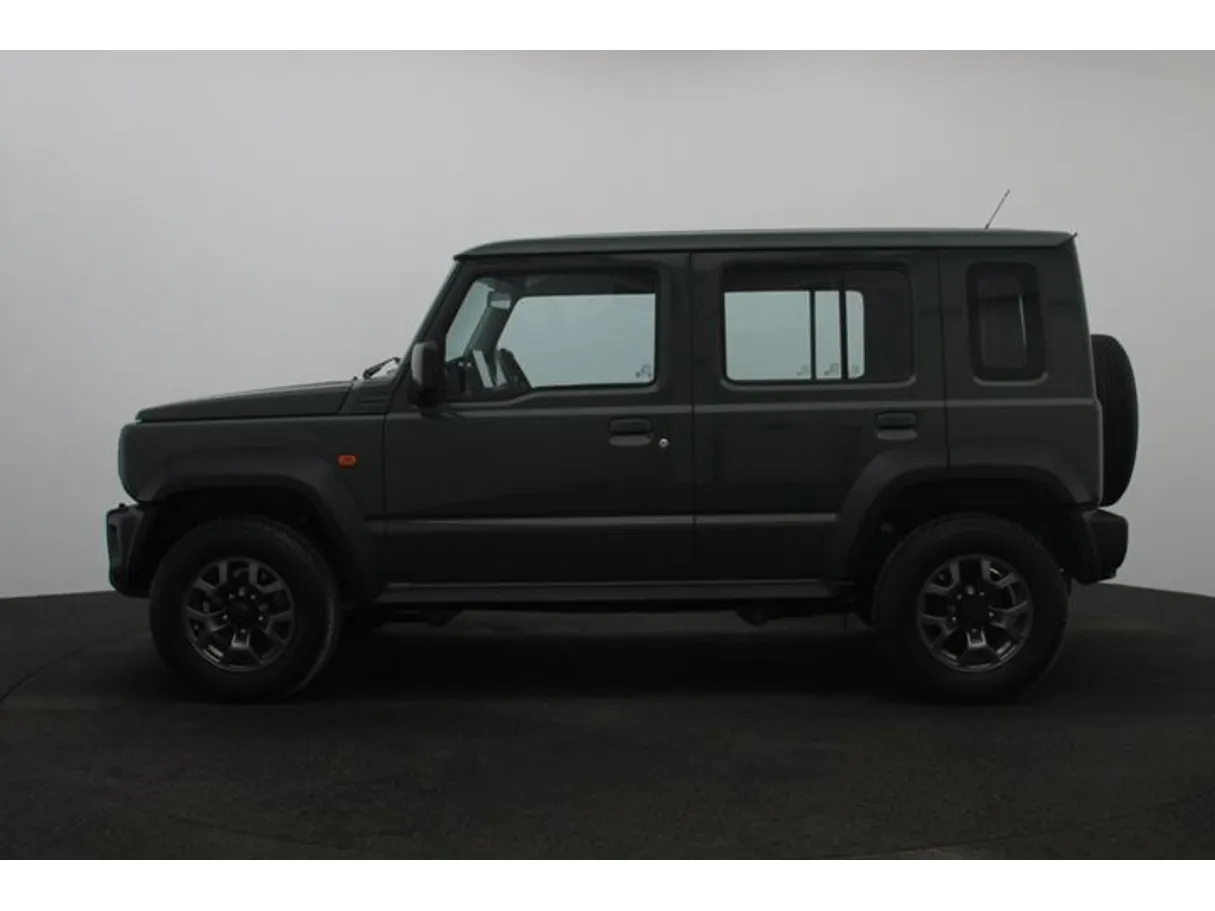 Car image 3