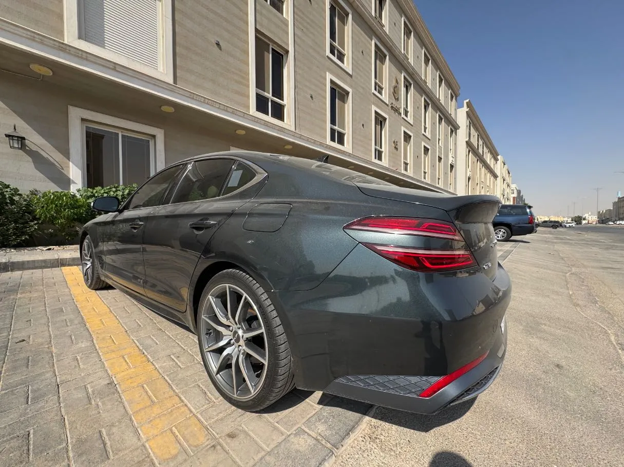 Car image 7