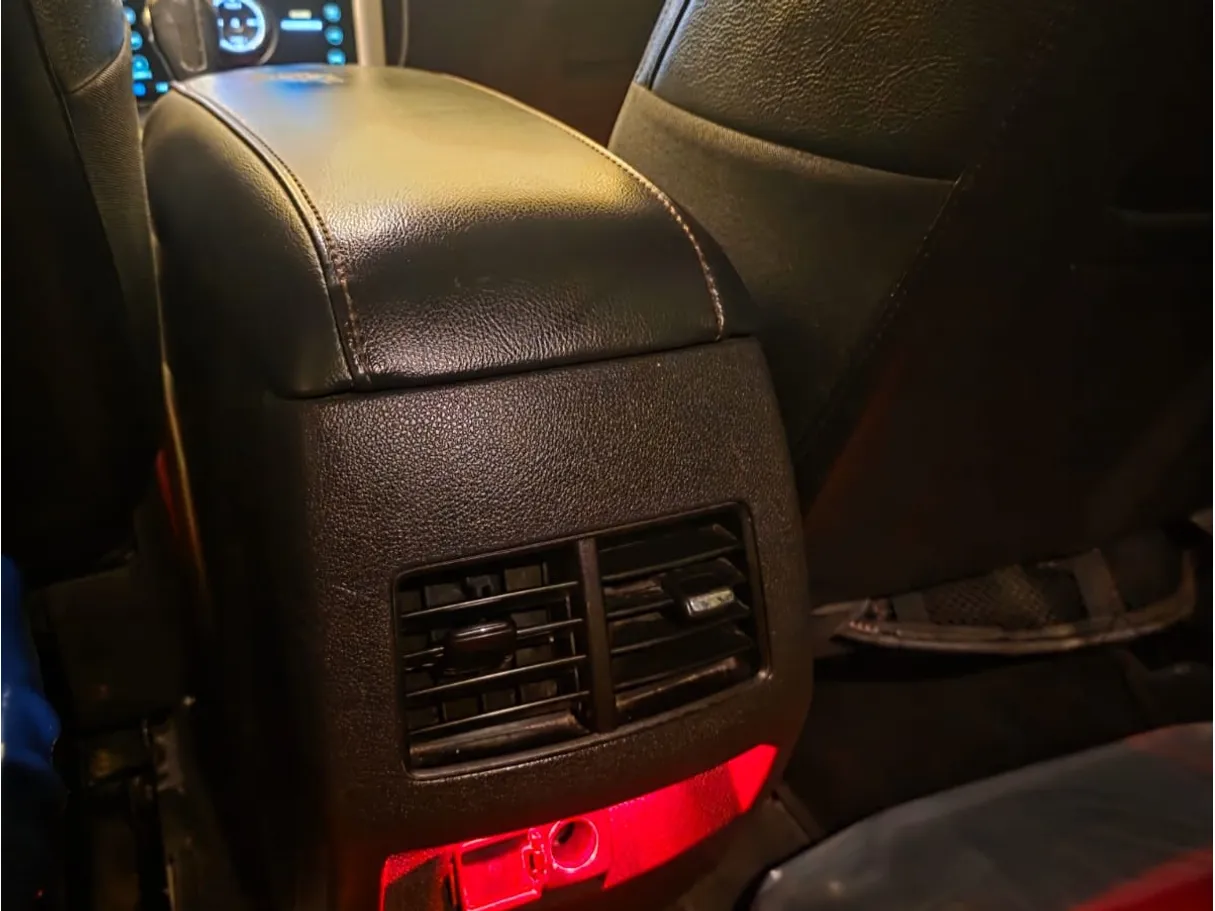 Car image 13