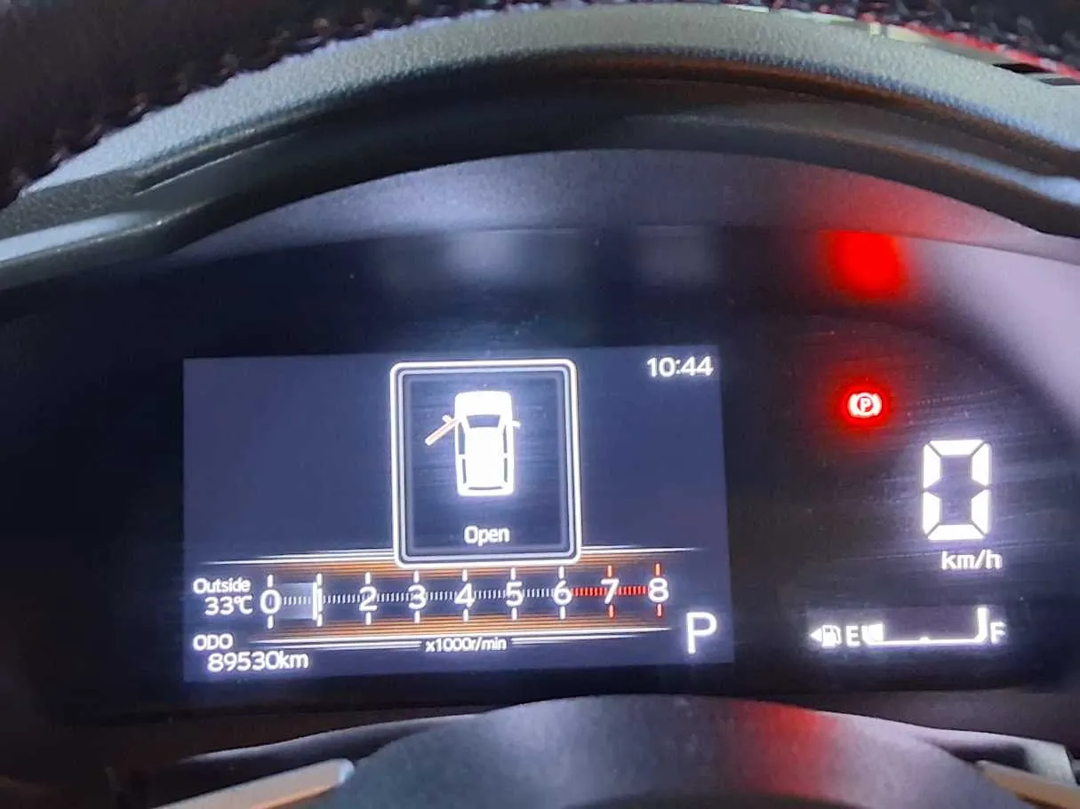 Car image 18