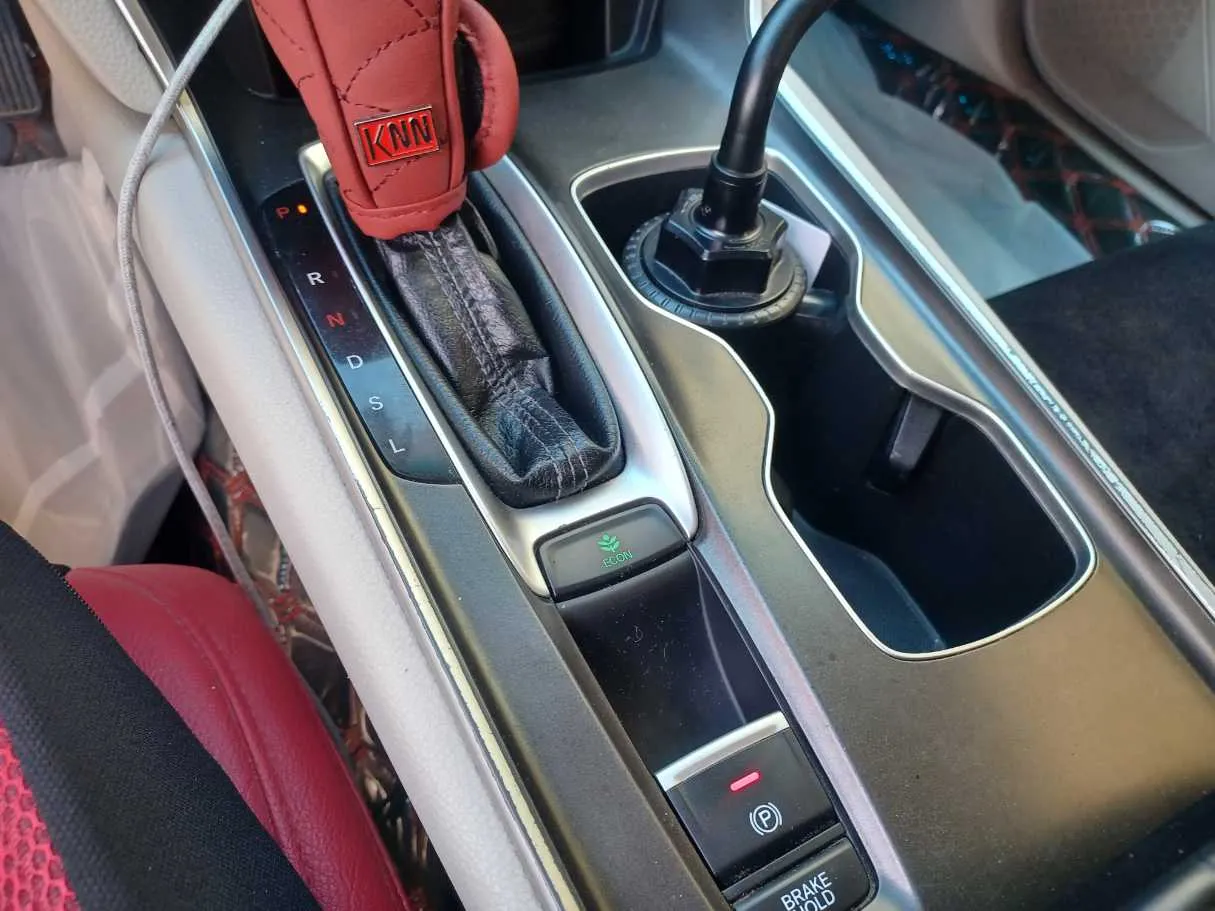 Car image 17